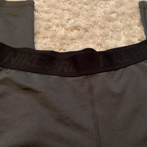 Nike workout leggings - Picture 3 of 6